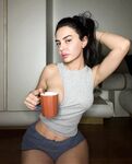 Ece Ronay'ın abonelere özel attığı içerikler	2
