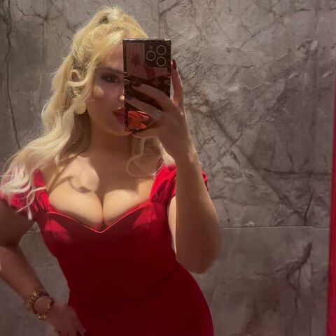 Dominatrix Simay