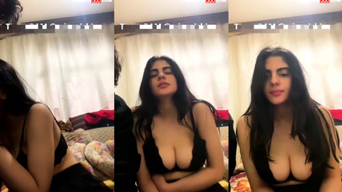 Z Kuşağı Üniversiteli Esmer Büyük Memeli Kız (2)