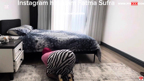 Fatma ile Her Telden: Zebra desenli dar eteğiyle domalarak evi temizledi