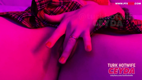 Devamında kendimi parmakladım tabiki – Hotwife Ceyda