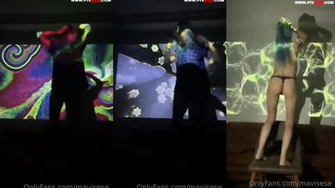 Striptiz dansı – Mavi Sese