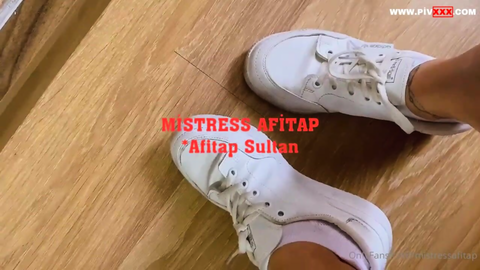 SPOR ÇORAPLARIM, AYAKLARIM, TERİM ! • Mistress Afitap