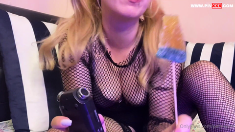Şeker yalıyorum • Pelin ASMR