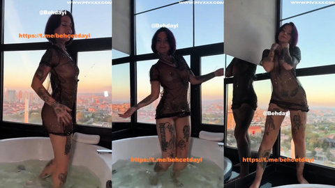 Yağmur sulu sulu jakuzide twerk