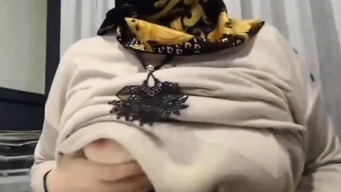 Türbanlı yayın