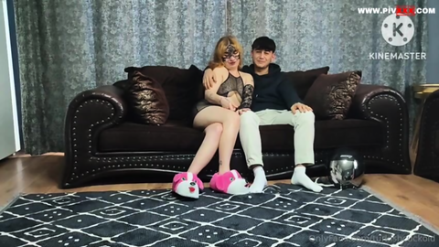 TurkishCuckold'un karısı sevgilisiyle sert sikişiyor