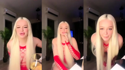 Ceydaria kırmızı tangayla webcam şov yapıyor