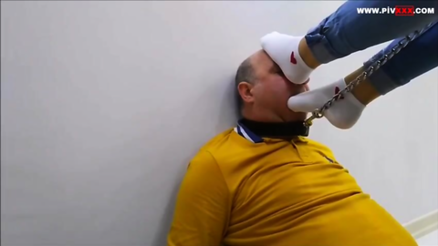 Gözünden yaş gelene kadar boğazına soktum