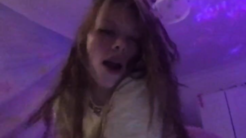 Aslı Şah webcamde dildoyla azgınca oynuyor
