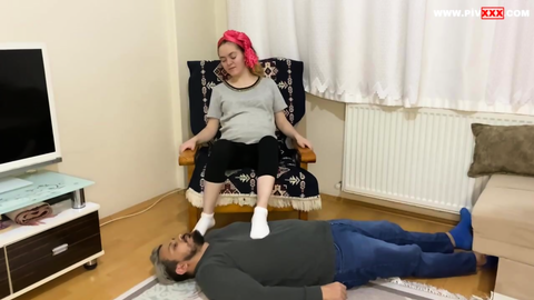 KRALİÇE GERİ DÖNDÜ