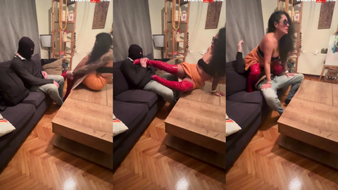 Çizmemin topuğuna sakso çektirdim