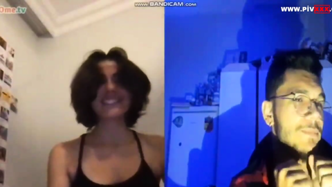 Yavaş Yavaş Soyunmaya Başladı – Omegle Şok Anları